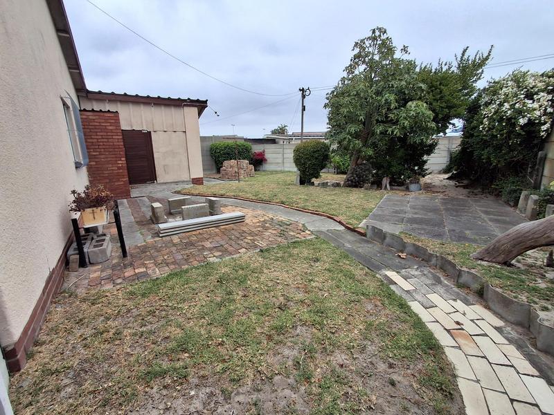 3 Bedroom Property for Sale in Bothasig Western Cape